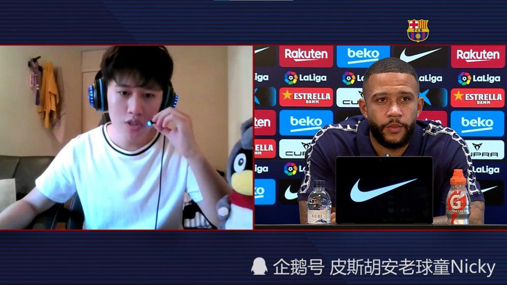 对方笑道：还行吧，我一个表叔是做饮料生意的，在国内很出名，你应该听说过他。